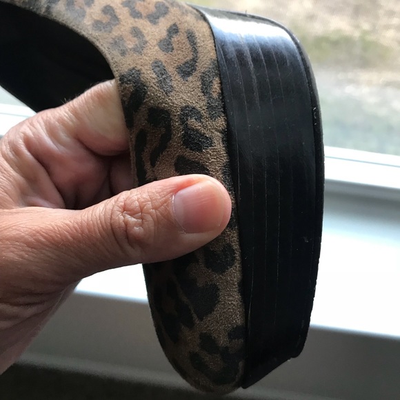 STUART WEITZMAN SUEDE LEOPARD PUMPS - Picture 6 of 8